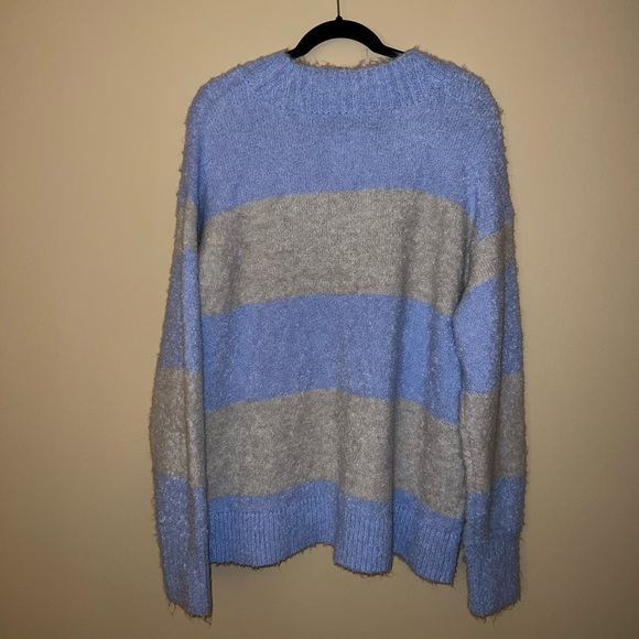 Aerie Women's V-Neck Sweater in Blue and Gray- Size M - Picture 4 of 5